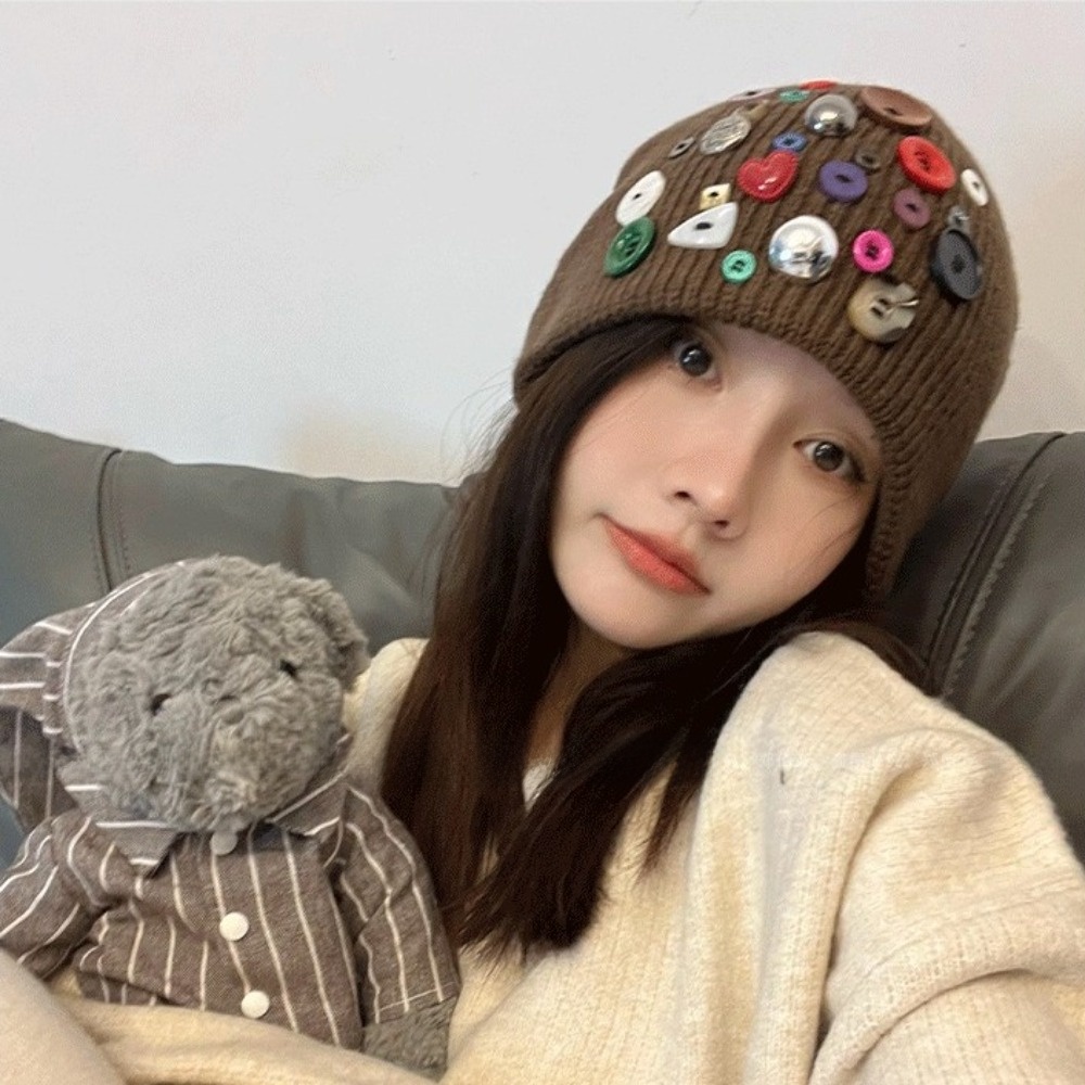 Colorful Button Beanie Hat Irr - đánh giá và giá Beanie Cuffed Knit